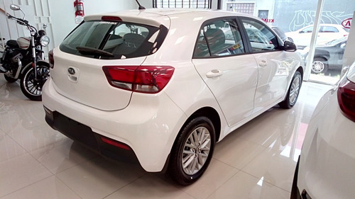 Kia Rio Ex 1.4 Manual 6 Vel 2019 0km Blanco O*f*e*r*t*a