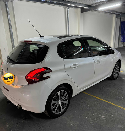 Peugeot 208 1.6 Feline