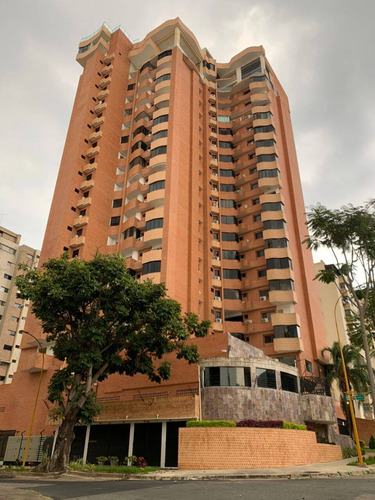Annic Coronado Vende Amplio Y Cómodo Apartamento En La Trigaleña En Residencias La Coruña Pozo Y Planta 100% Ref. 256870