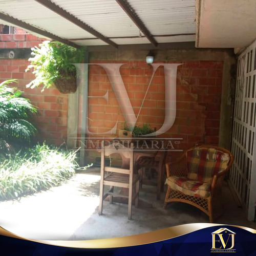Valles De Chara - Townhouse En Venta