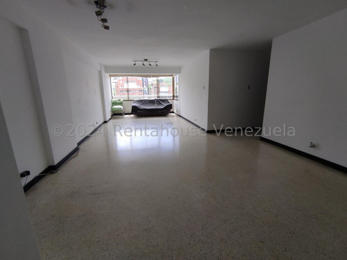 Bello Apartamento En Venta San Roman Amplio, Iluminado, Y Muy Fresco Apartamento Muy Bien Conservado Vi Mls #25-17981