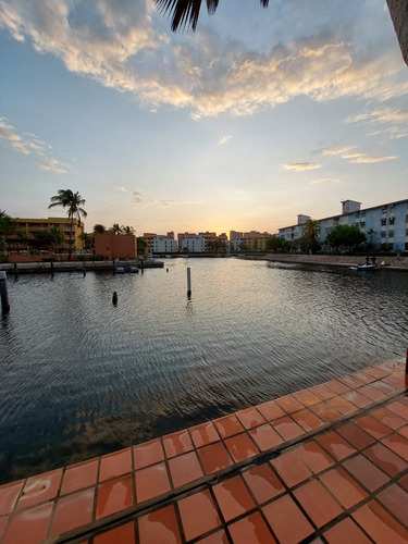 Venta Townhouse Residencias Las Marinas Golf, Complejo Turís