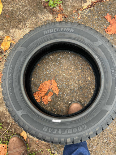 Pneu 205/60 R16 Goodyear