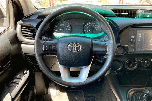 Toyota Hilux 2.7 Cabina Doble Sr Mt