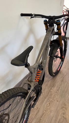 Bicicleta De Montaña Commencal Supreme V4 Café 17 " (Usado)