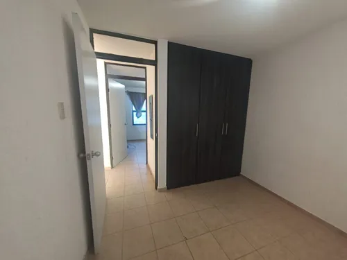 1 Nivel Con Reja Calle Cerrada Cerca De Junipero Serra Uteq/itq Y Facil Acceso Al Centro Y Juriquilla Fam. Pequeña O Rommies