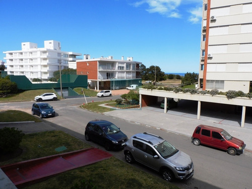 Venta Apartamento 1 Dormitorio En Playa Mansa - Ref: 5701