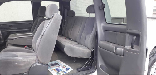 Imagen 12 de 14 de Chevrolet Silverado 4x4 Cabina Y Media