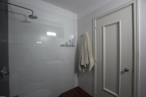 Imagen 10 de 16 de Venta Apartamento 3 Dormitorios Centro ¡piso Alto,a Metros De La Intendencia, Reciclado A Nuevo, Ideal Vivienda U Oficina!
