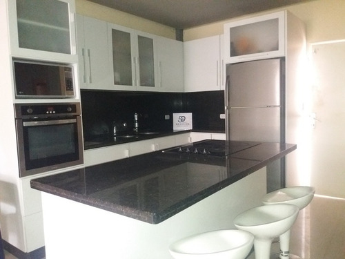Imagen 3 de 13 de Townhouse Ubicado En La Urb Vista Mar En Agua De Vaca