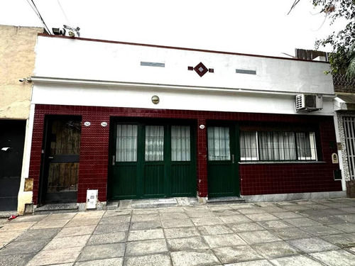 Ph En Venta - 2 Dormitorios 1 Baño - Cochera - 192mts2 - Paternal