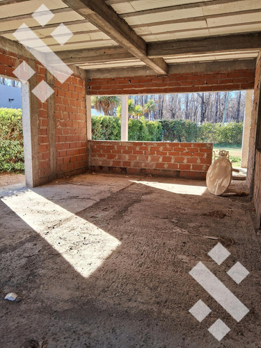 En Venta, Casa De 4 Dormitorios En Obra Santa Rita, Plottier