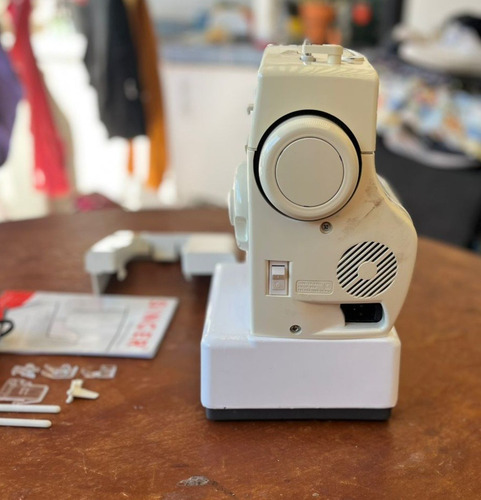 Máquina De Coser Singer Florencia 68 Blanco (Usado)