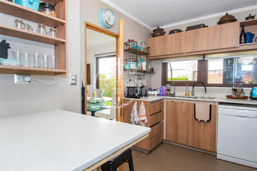 Impecable Casa En Venta, Concón Y Con Un Maravilloso Quincho