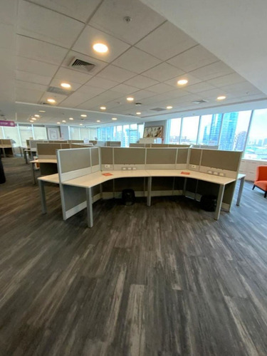 Excelente Oficina Ubicada En Nueva Las Condes