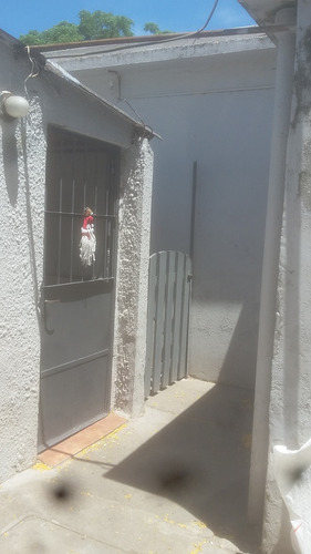 3 Casas De Dos Dormitorios ( 3) Venta Cerrito