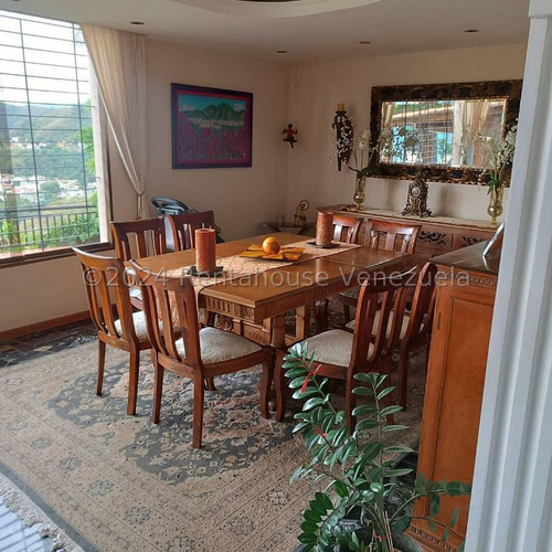 Ss: Vende Casa 24-13892 En Cumbres De Curumo De 832 M2. De 5h/7b/4pe