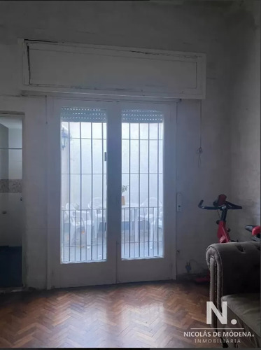 Casa De 3 Dormitorios Sobre Av. Garibaldi.