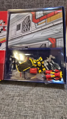 Libro De Cuentos + 10 Muñecos + Muñeco 40cm Transformers (Usado)
