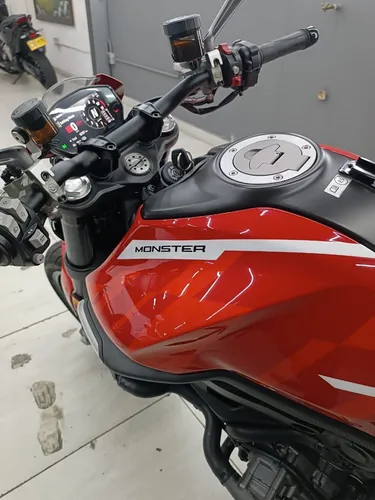 Ducati Monster 937