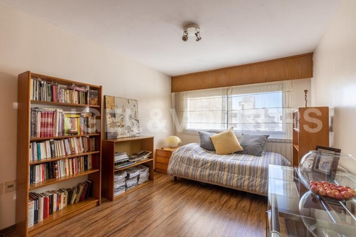 Imagen 12 de 15 de Refinado Apartamento A La Venta En Pocitos