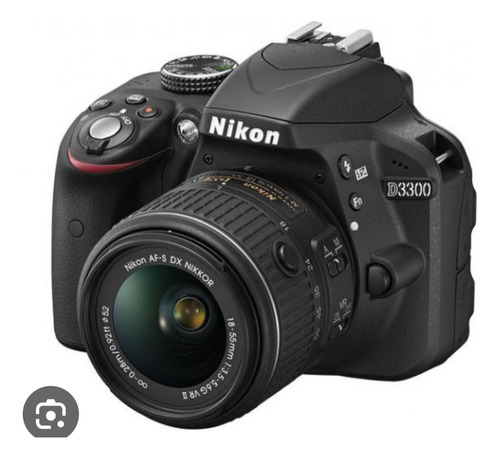 Nikon D3300 Solo 820 Disparos.