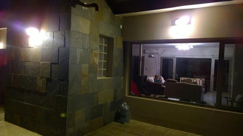 Sensacional Chacra En Viedma, Sobre 10.000m2 De Terreno.