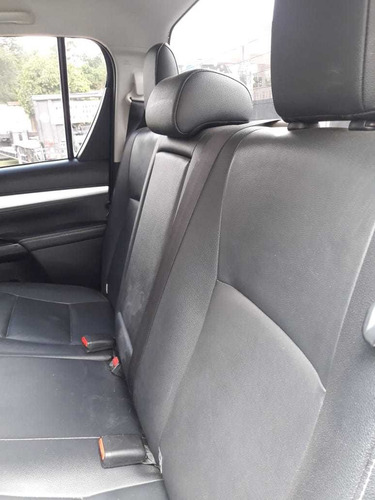 Imagen 8 de 15 de Toyota Hilux 2016 2.8 Cd Srx 177cv 4x4 At