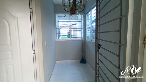Casa De 2 Niveles En Palmas Del Valle