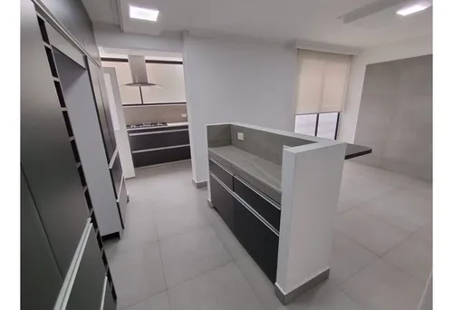 Apartamento Reformado En Los Parra - El Poblado