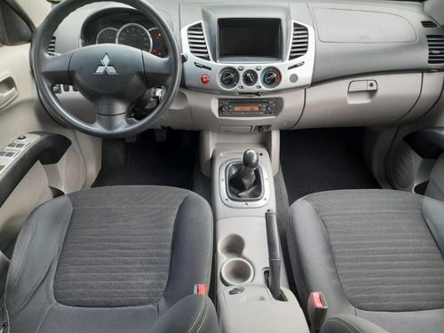 Imagem 4 de 13 de Mitsubishi L200 Triton 2.4 Hls 4x2 Cd 16v Flex 4p Manual