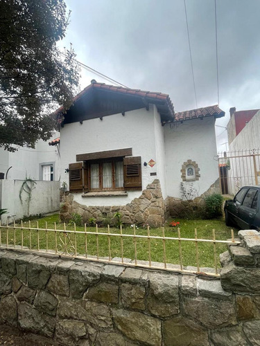 Chalet De Estilo En España 1100