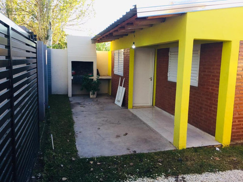 Imagen 4 de 10 de Cuatro Cabañas En Lote De 1.000m2 Pileta - San Rafael