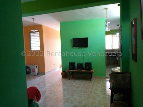 Imagen 3 de 9 de Muy Fresco Y Buena Zona Residencial En Punto Fijo
