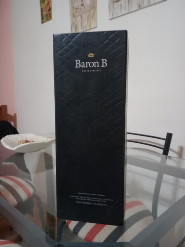 Caja Vacìa  De Champagñe Baron B En Buen Estado 