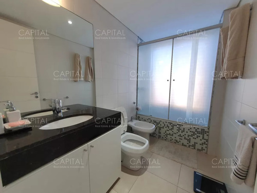 Apartamento En Venta De Tres Dormitorios, Edificio Con Muy Buenos Servicios.