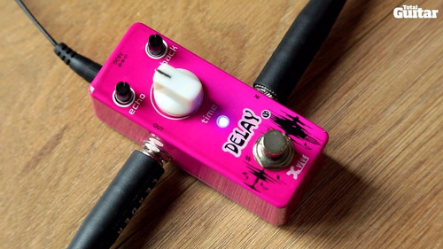Pedal de efecto Xvive Delay V5 violeta