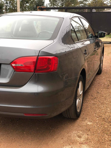 Volkswagen Vento 2.5 Advance Tiptronic 170cv 2011