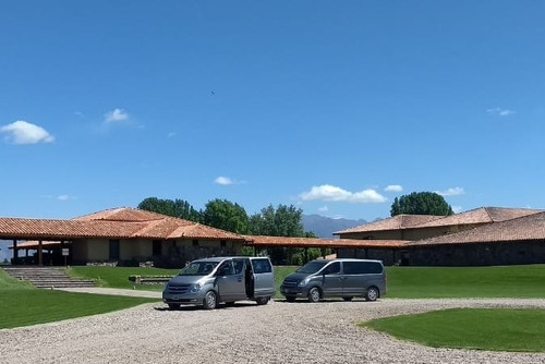 Imagen 2 de 4 de Alquiler Combi-van H1-autos-mendoza