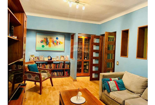 Hermosa Casa Con Amplio Terreno En Ñuñoa
