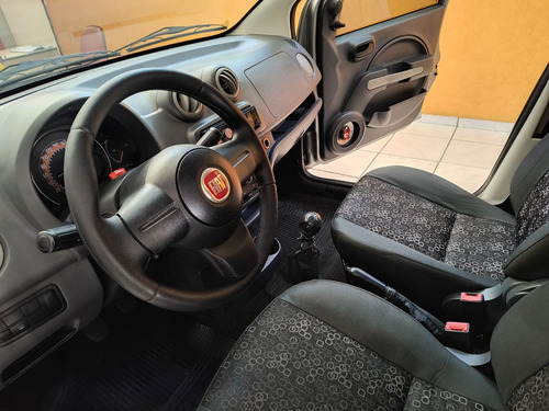 Fiat Uno 1.0 Vivace Celeb. Flex 5P