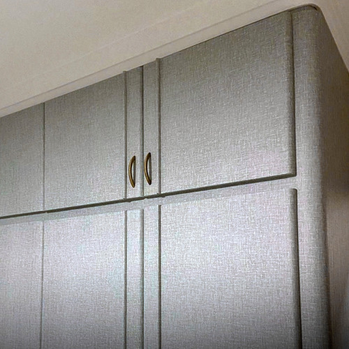 Revestimiento adhesivo texturizado lavable para armario de cocina, color mezclilla gris, pantalla