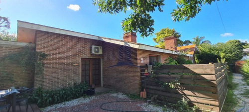 Casa En Venta En Bo. Cordoba, 3 Dormitorios, Punta Del Este.- Ref: 1723