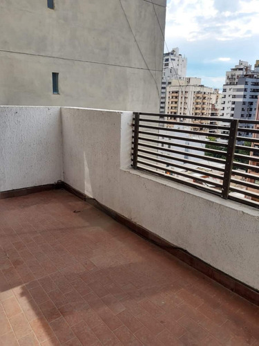 2 Dormitorios Con Balcon Y Cochera. Departamento En Alquiler En Nueva Cordoba
