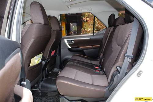 Toyota Fortuner 2.4 Sw4