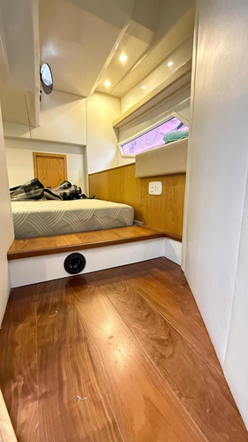 Crucero Klase A 34 Ht Con Volvo Diesel 300 Hp Dp Año 2017