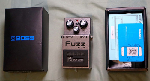 Pedal De Fuzz Boss Para Guitarra Fz-1w Waza Craft Plateado (Usado)