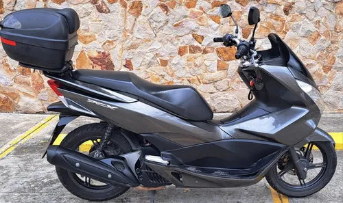 Moto Honda Pcx 150 En Excelentes Condiciones Color Gris
