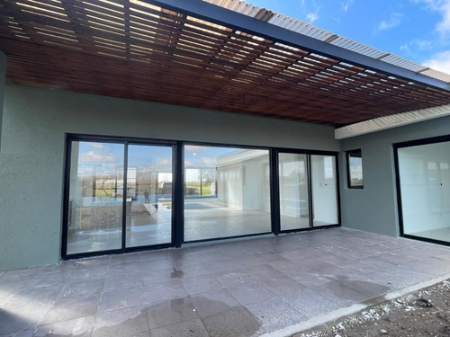 Casa En Venta Barrio San Sebastián - Barrio Privado Zona Norte - Entrega Inmediata - Dueño Directo Sin Comisión.