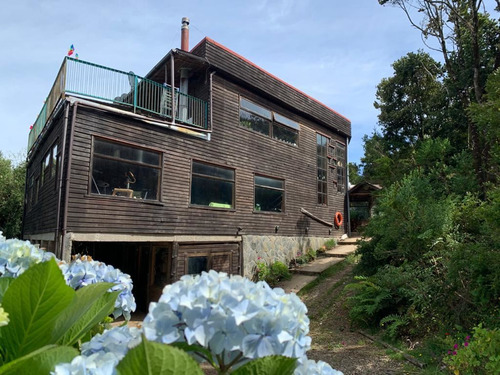 Casa En Arriendo De 7 Dorm. En Valdivia